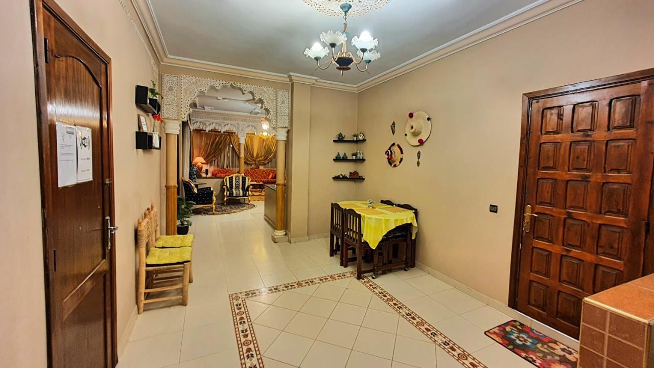 Oranger Family House Center, Private Large House, Terasse Garden View, Free Parking Apartment Marrakesh