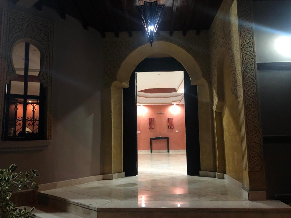 Villa Luxury Grand Atlas - Privee - Gouvernante- 5 Suites - Piscine - Jacuzzi - Sona - Wifi *
