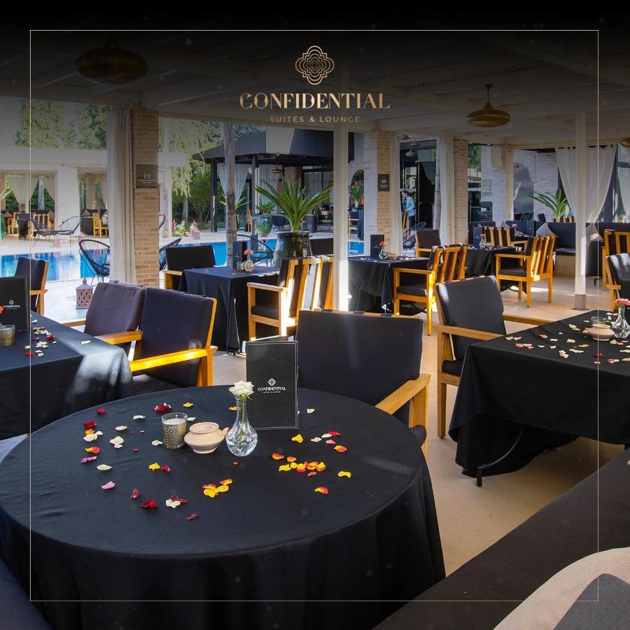 Confidential Suites&Lounge Pensión *
