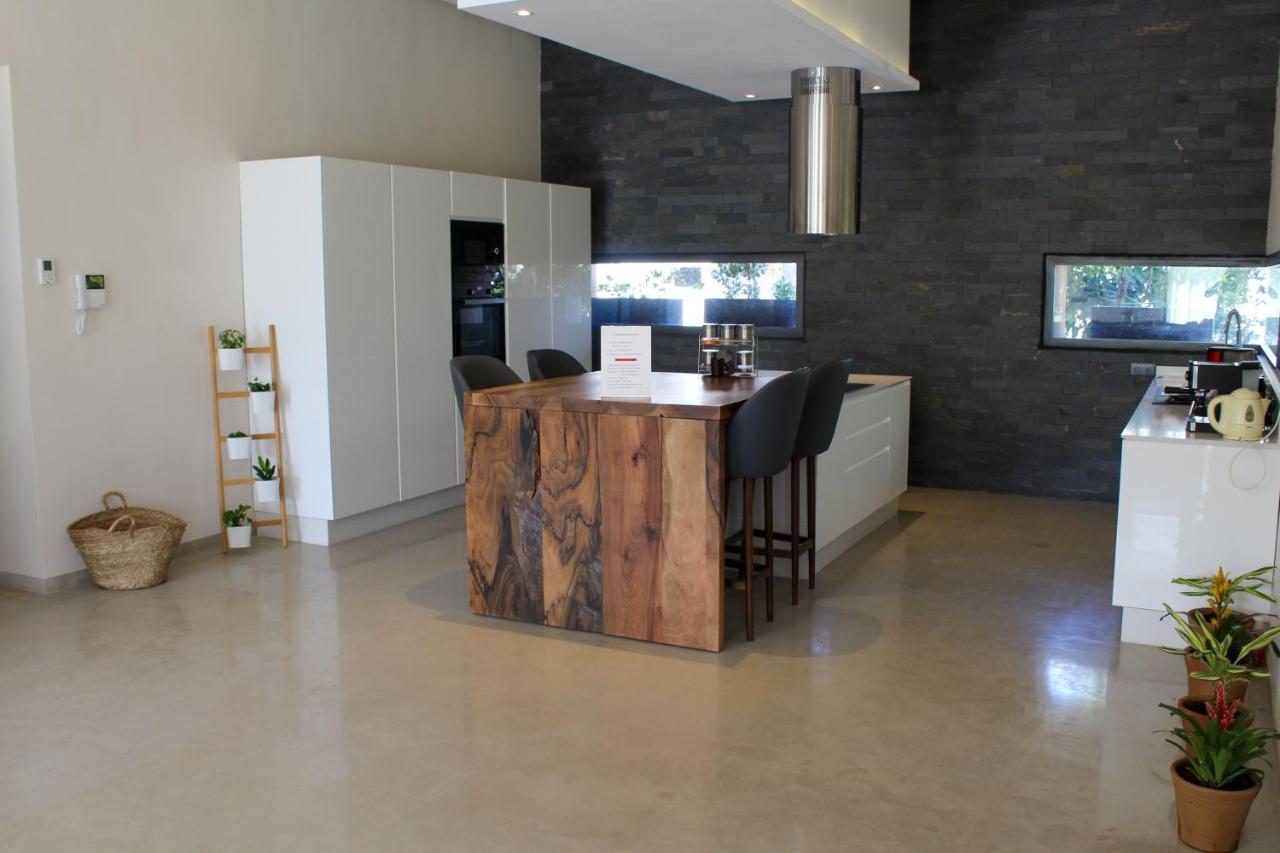 Villa Somptueuse Piscine Argan Golf- Fibre Optique - Netflix - Gouverante - Petit Déjeuner Inclus *