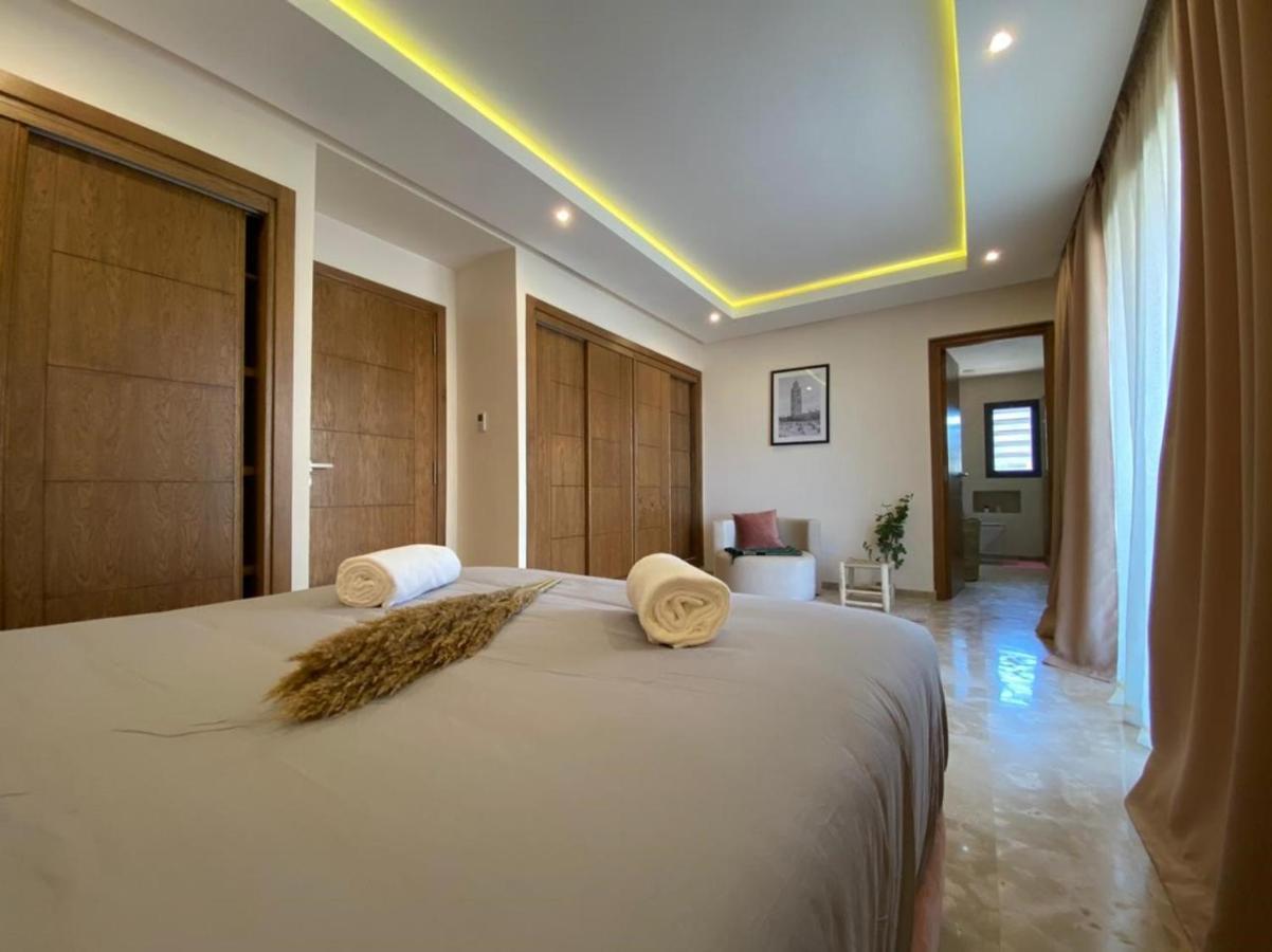 Villa Somptueuse Piscine Argan Golf- Fibre Optique - Netflix - Gouverante - Petit Déjeuner Inclus Marrakesh