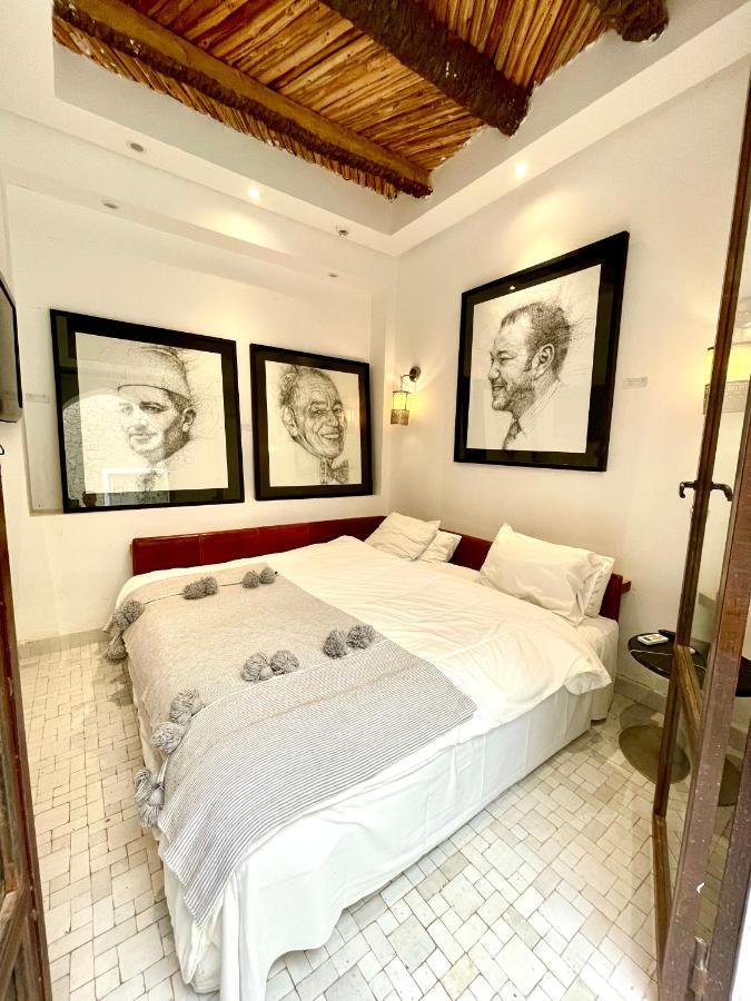 Riad Bck Art