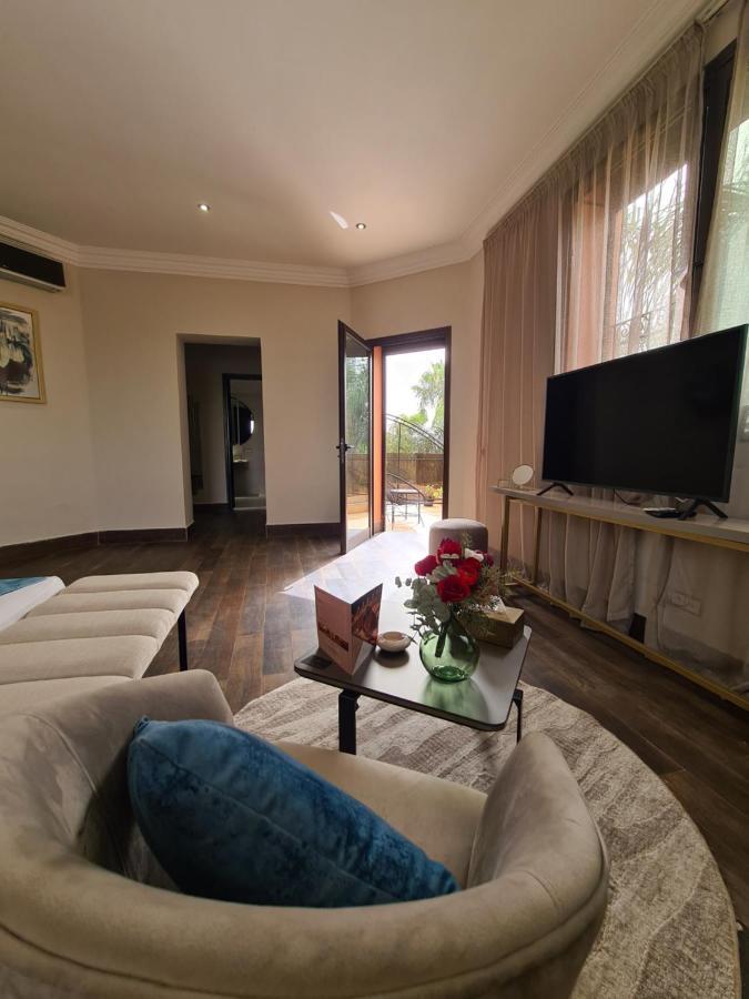 Confidential Suites&Lounge *