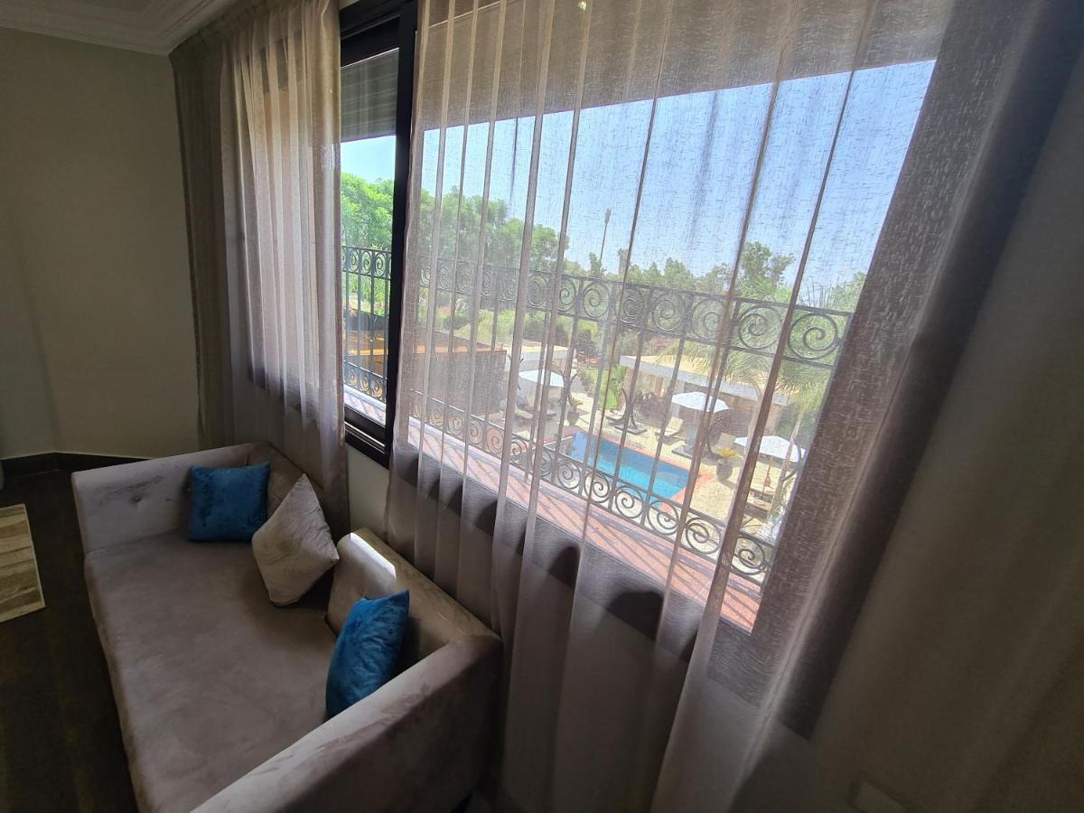 Confidential Suites&Lounge *