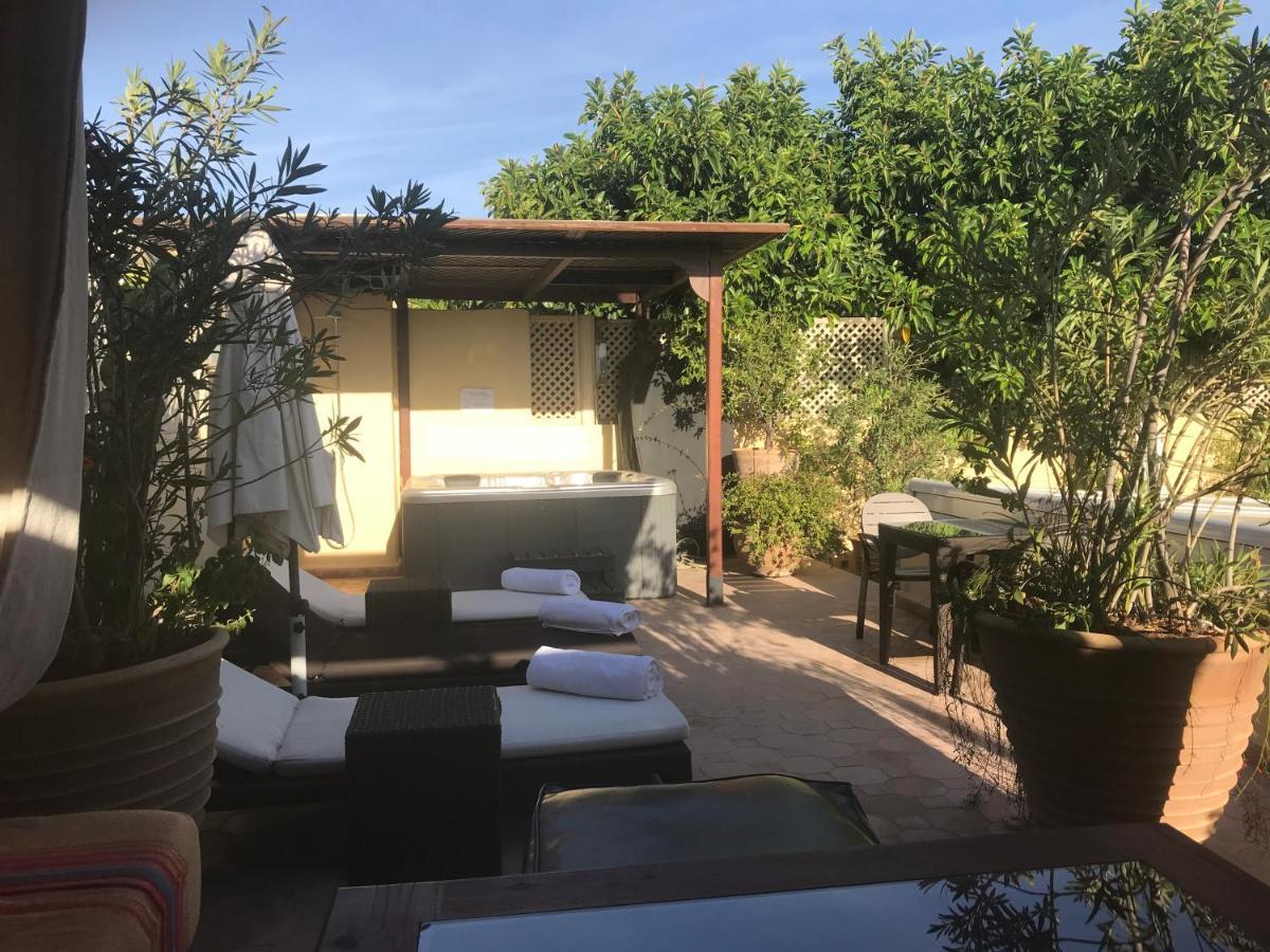 Akka Guest house