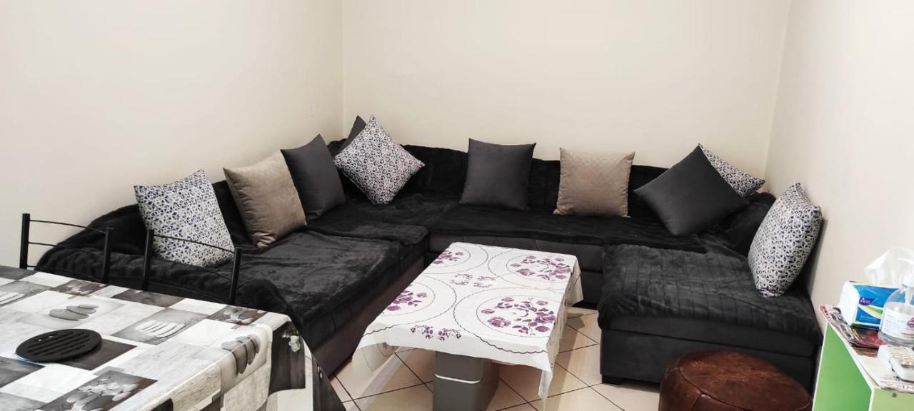 Bright Air Conditioned Near Center Apartment Marrakesch