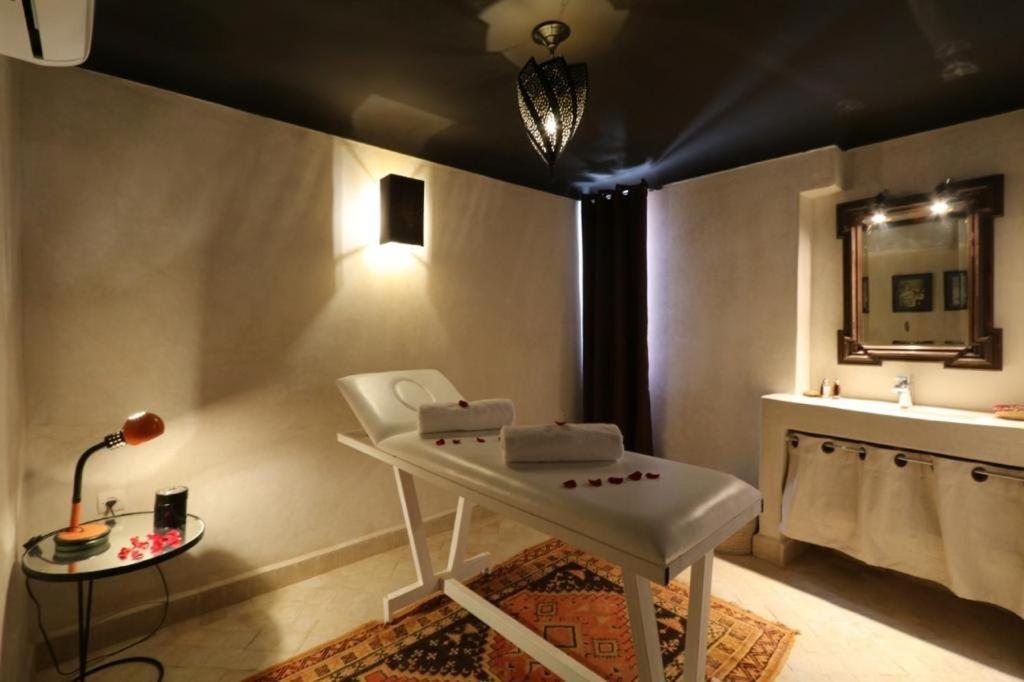 Riad103 Piscine Rooftop, Jacuzzi&hammam Riad