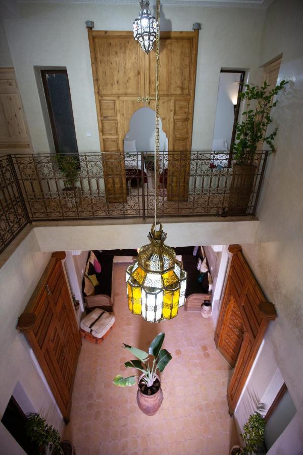 Taziri Riad 2*