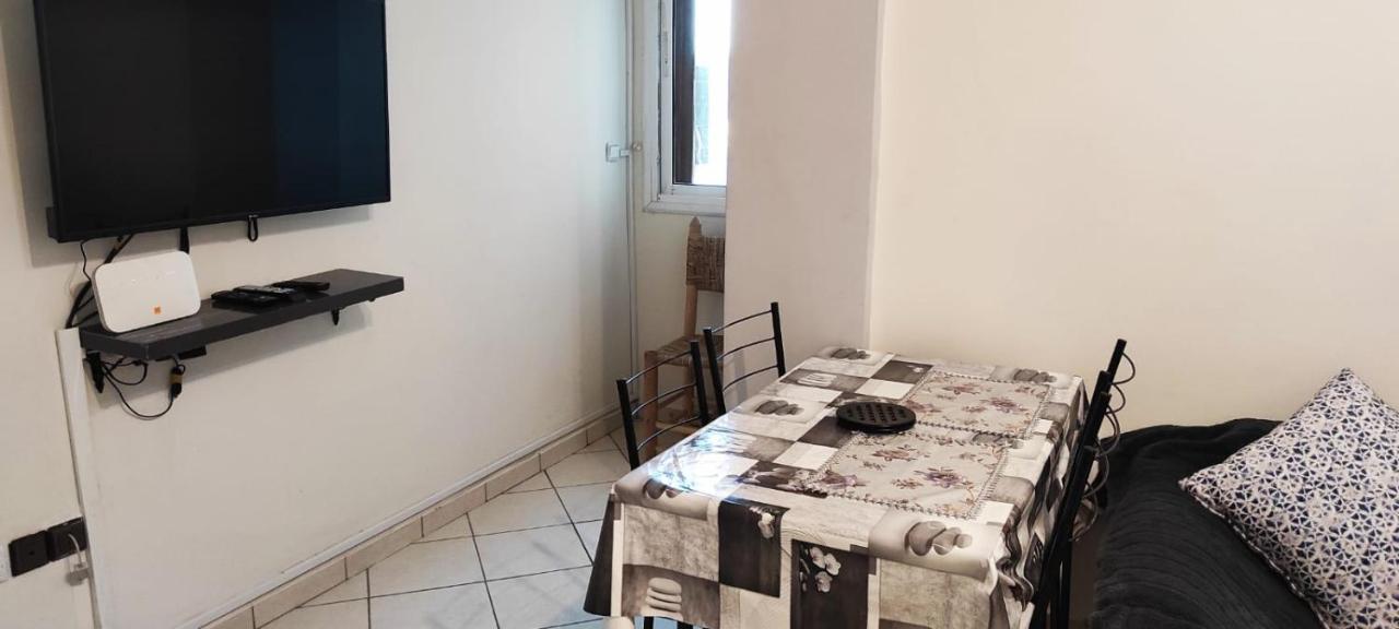 Bright Air Conditioned Near Center Apartment Marrakesch