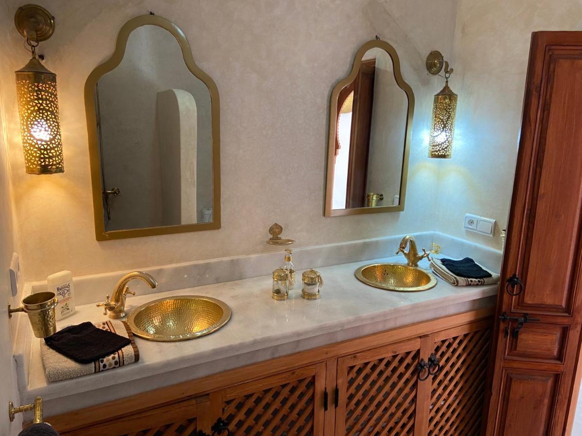 Scil De Luxe, Piscine Chauffee, 3 Suites, Hamam, Jacuzzi Exterieur, Salle De Sport, Vue Sur L'atlas, Parkings Prive, Pas De Vis A Vis !