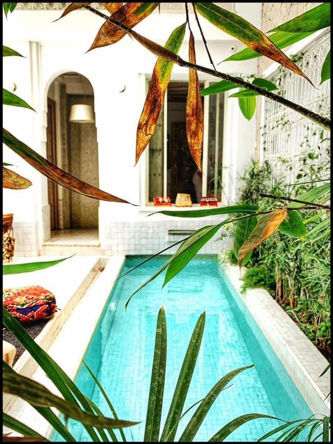 Riad Bck Art