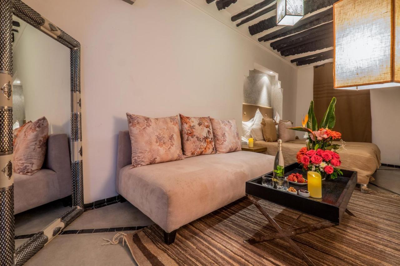 Oriental Awatif36 Riad