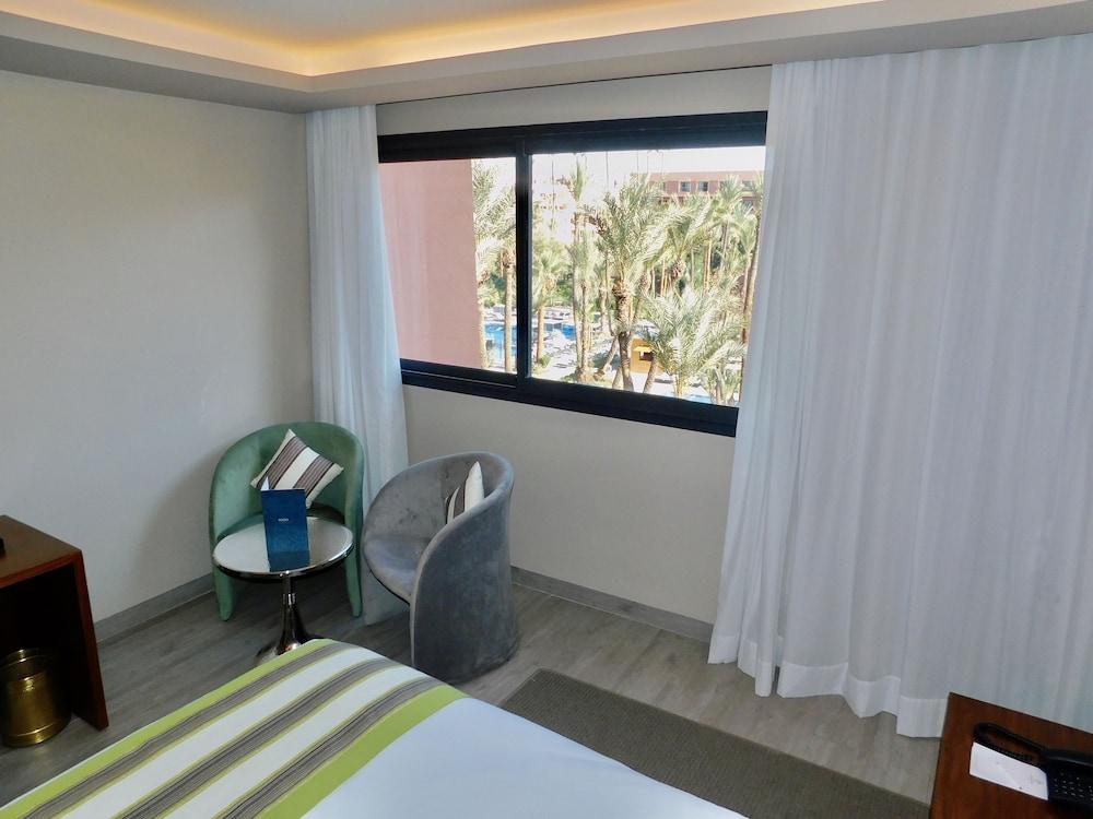 Kenzi Farah Hotel 5*