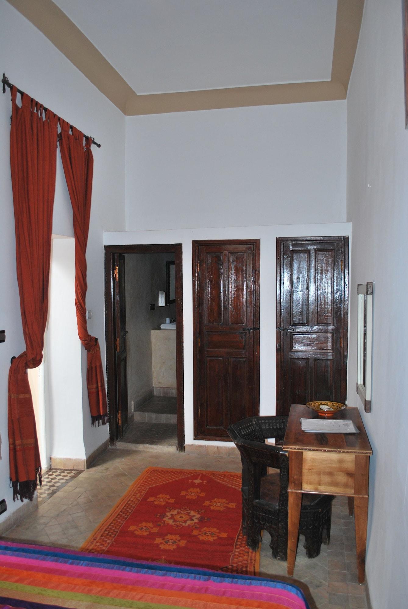 Azalia 3*