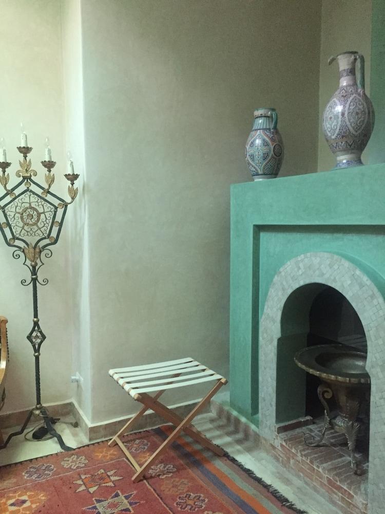 Gasthuis Emberiza Sahari Marrakesh
