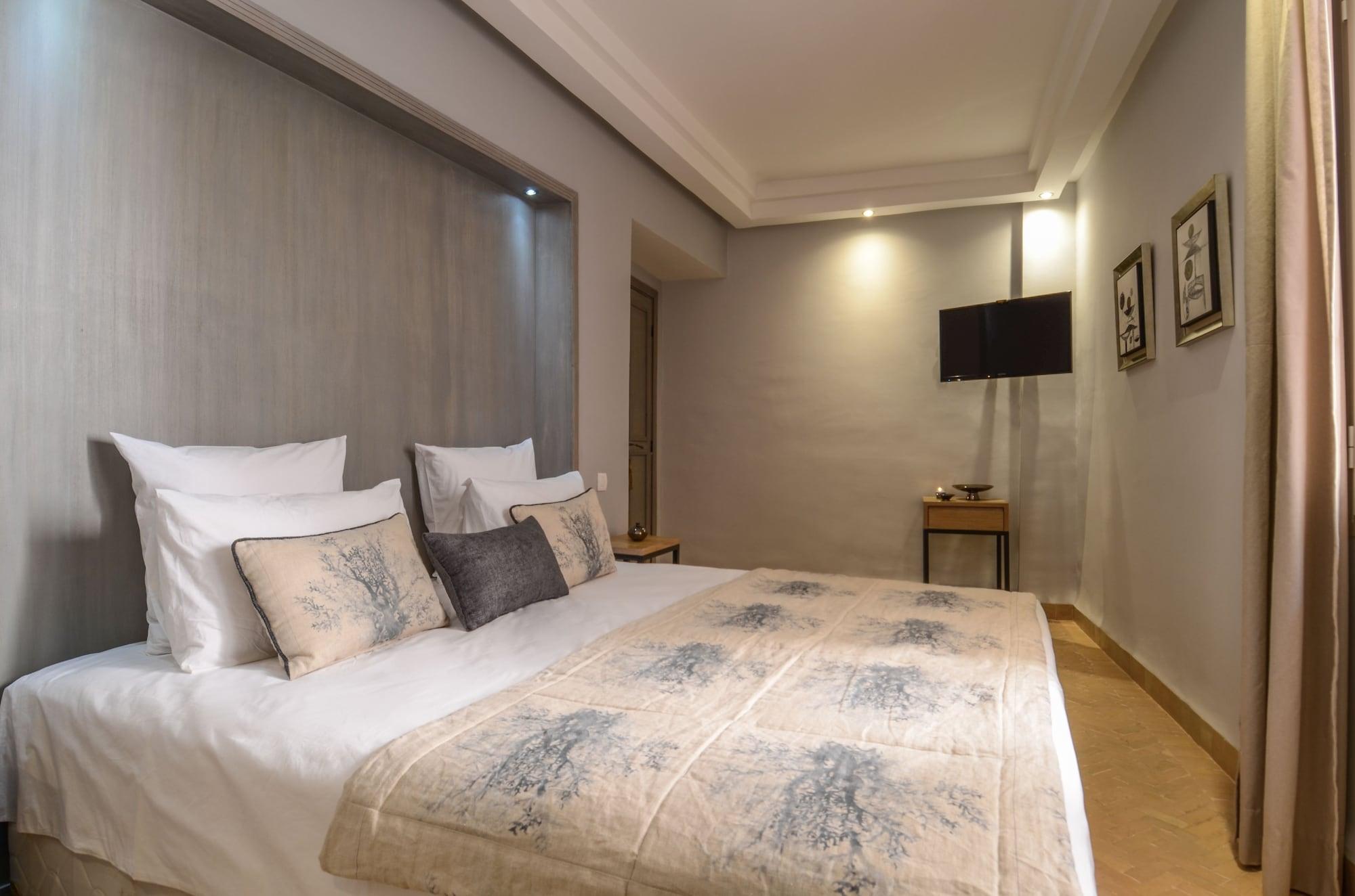 Ayni Couette-café 4*