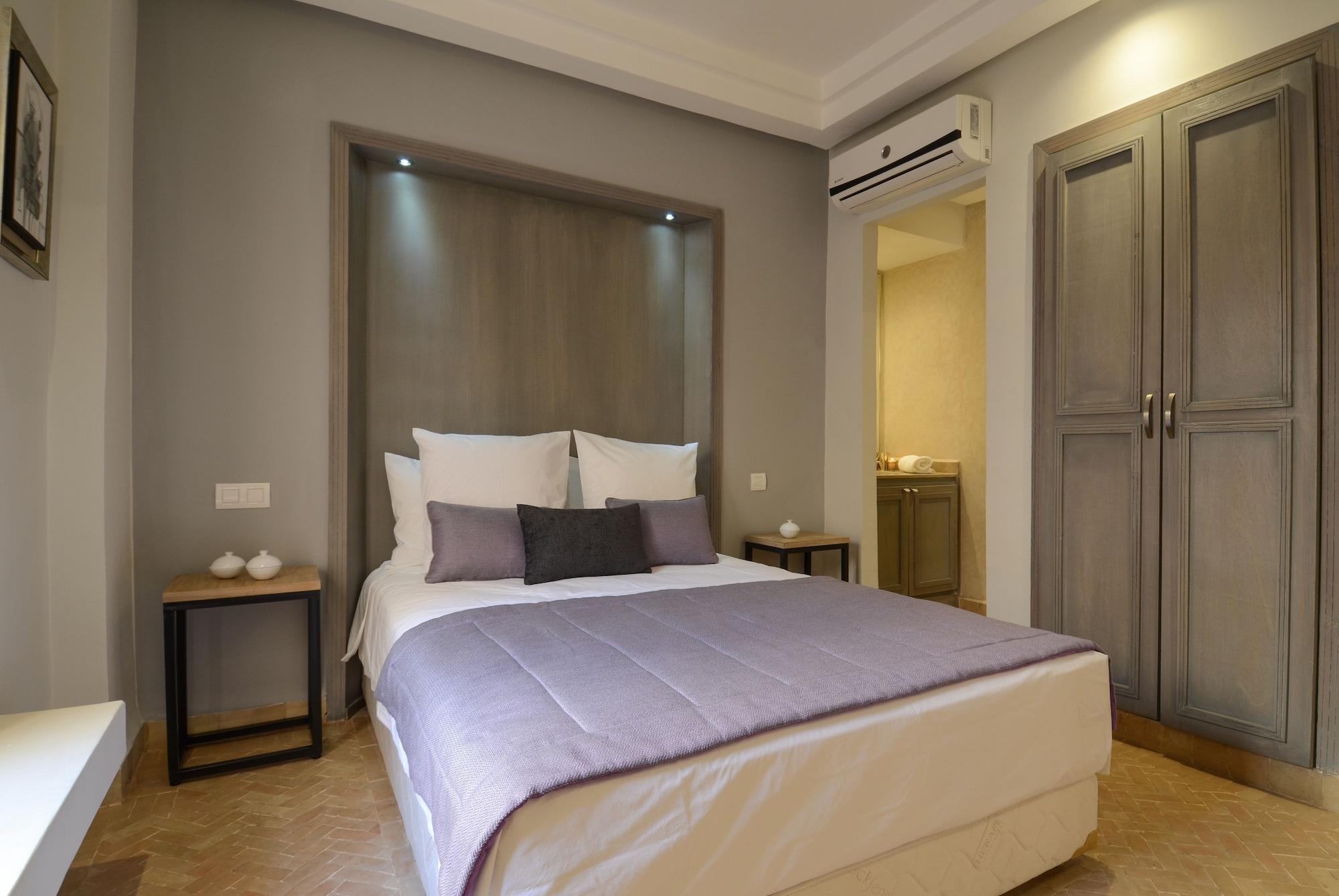 Ayni Couette-café 4*