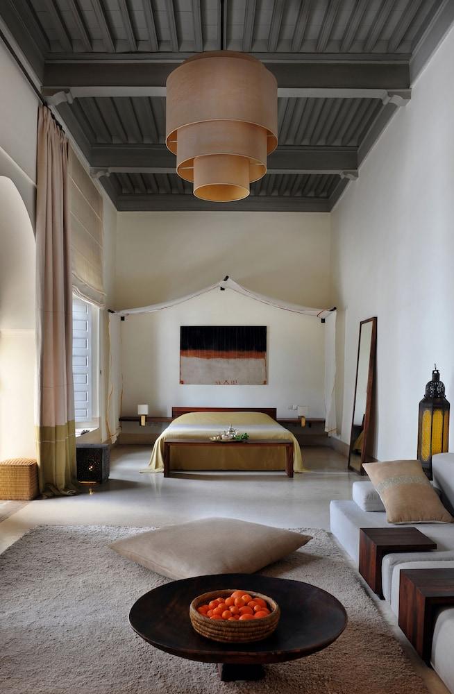 Talaa12 Riad