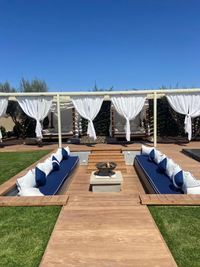 Slim Villa