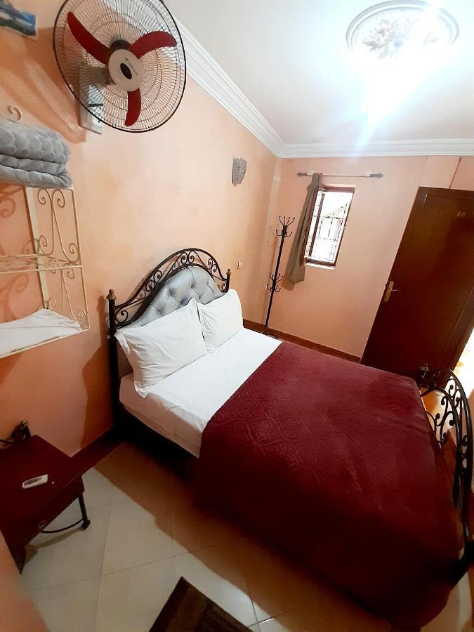 Couette-café Salem Leksor *