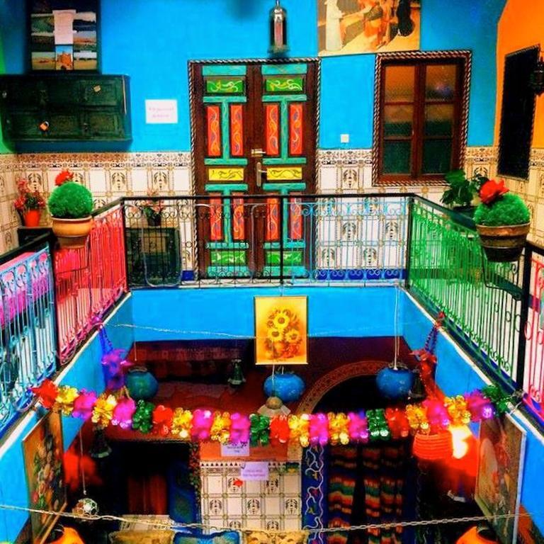 Hostel Waka Waka *