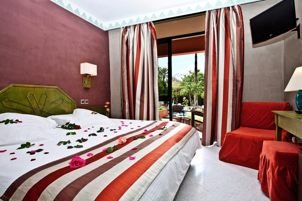 Chems Hotel 4*
