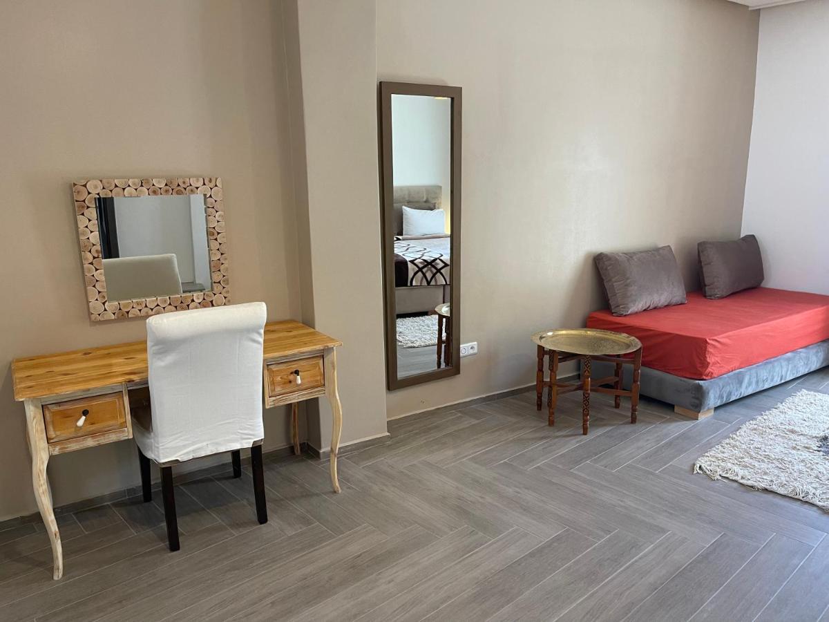 6 Suites Villa