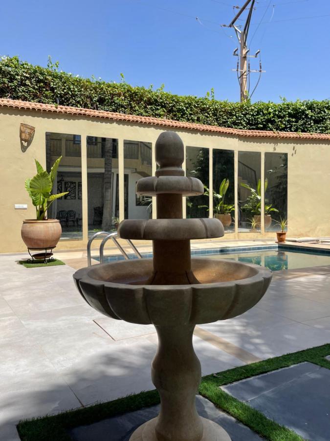 6 Suites Villa *
