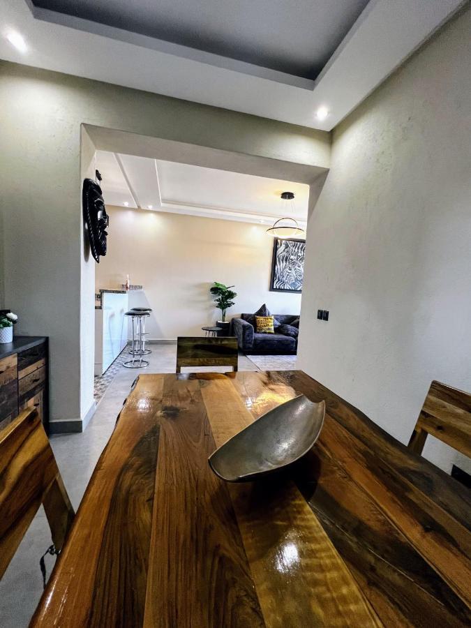 Moderne, Lumineux & Spacieux Avec Balcon -central -wifi-smart Tv-clim