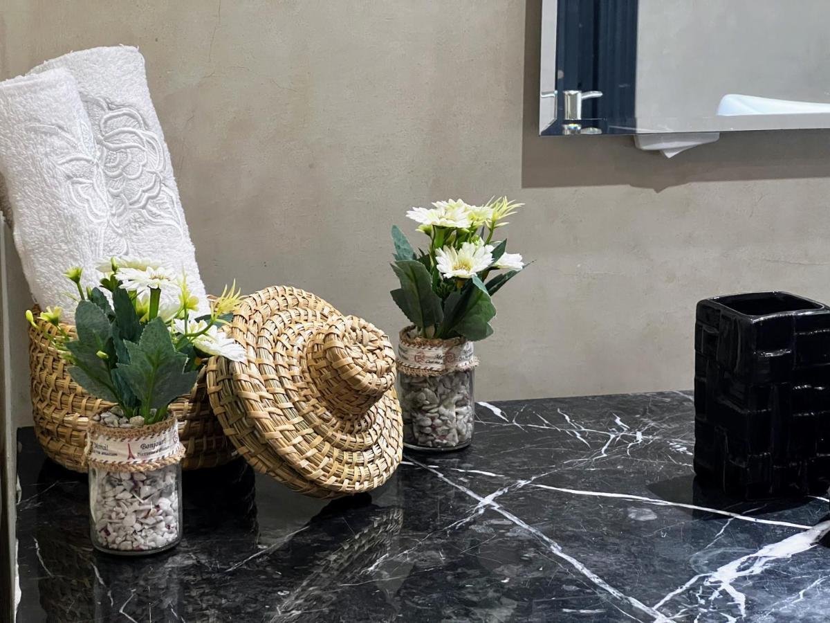 Moderne, Lumineux & Spacieux Avec Balcon -central -wifi-smart Tv-clim Apartamento *
