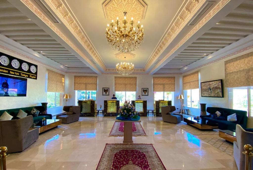 Hotel Lux *