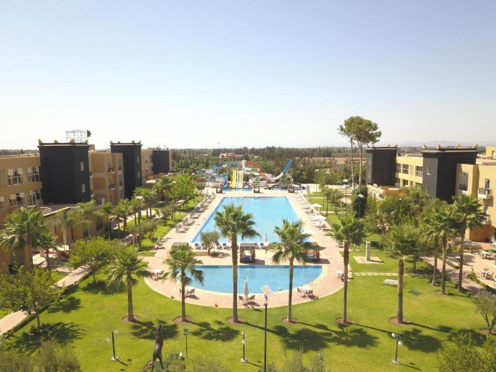 Lux Hotel *