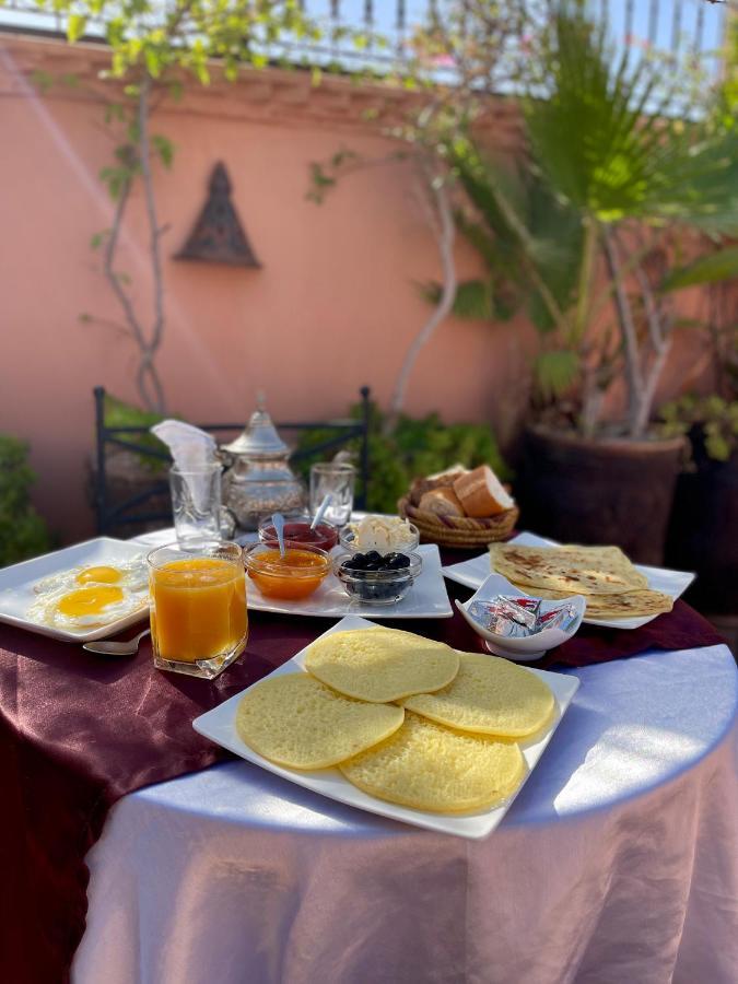 Riad Elias &
