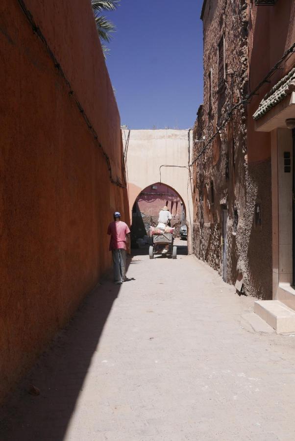 Riad Lalla Nora