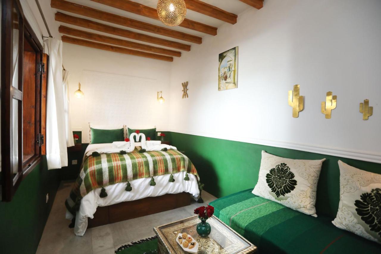 Heklek Riad 3*