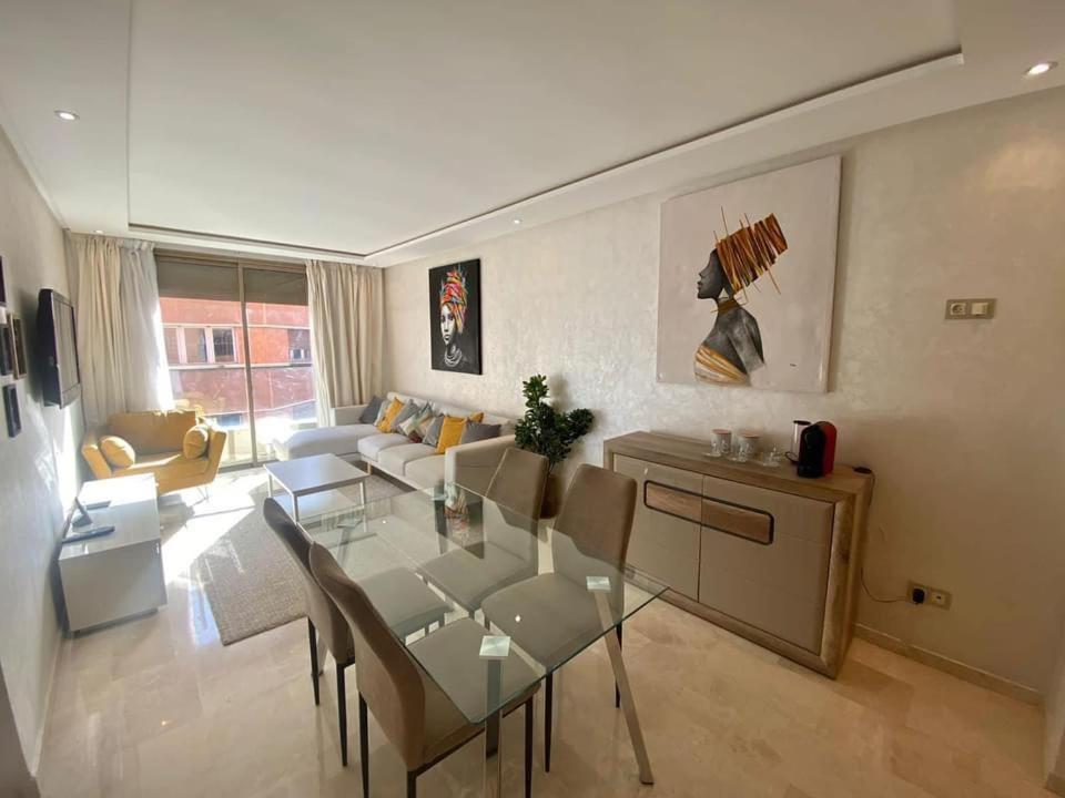 Carre Eden Apartment
