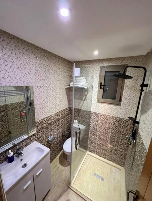 Spacious Moroccan Private With Heated Pool