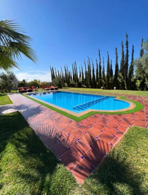 Villa Spacious Moroccan Private With Heated Pool