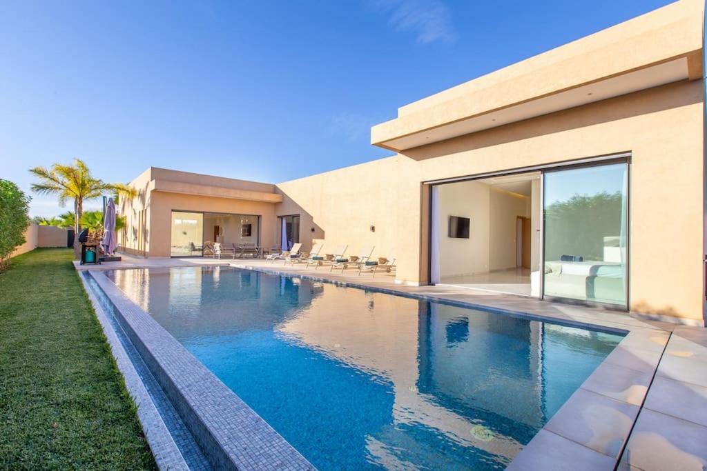 Villa Hawai, Ss Vis A Vis Avec Espace De Sport , Piscine Chauffee *