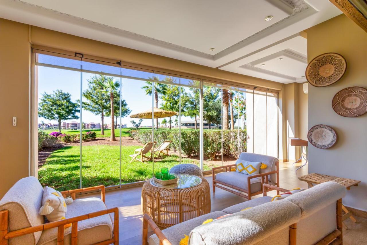 Somptueux 3 Chambres De 160 M². Front De Golf Apartment *