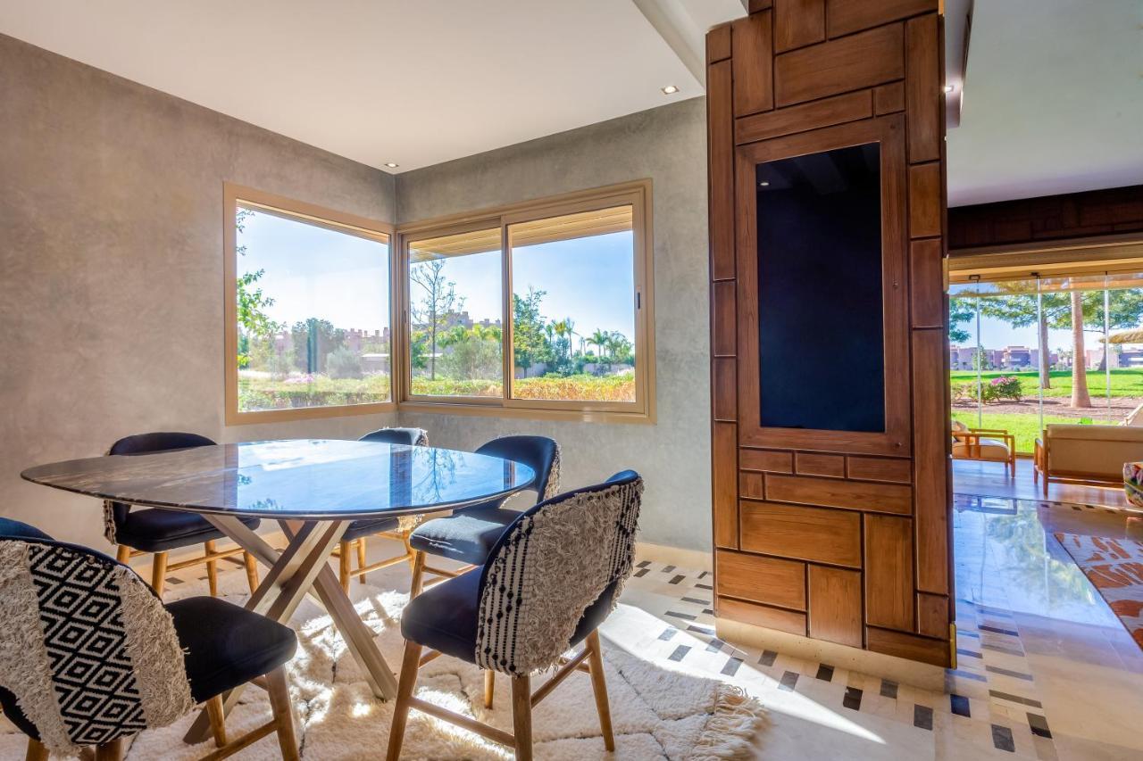 Somptueux 3 Chambres De 160 M². Front De Golf