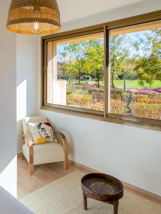 Somptueux 3 Chambres De 160 M². Front De Golf *