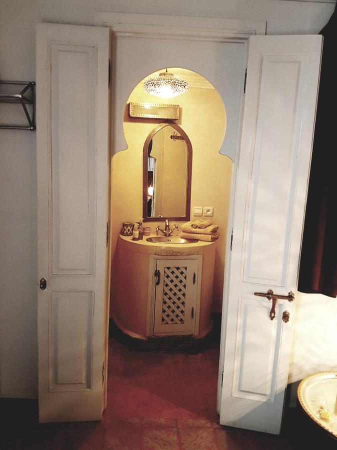 Laly Tourisme Eclaire Le Bijou De La Medina Riad Marrakesch
