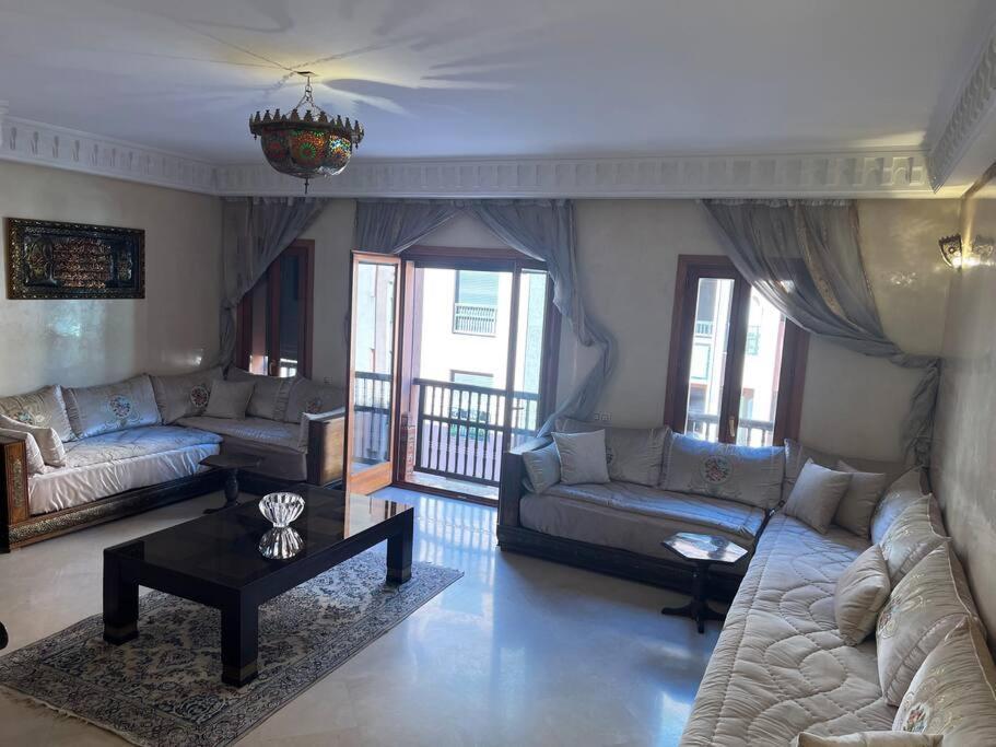 Beautiful Central & Comfortable Apartment *