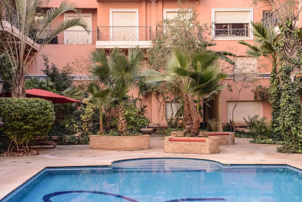 Schone Ferienwohnung: Poolblick Und Terrasse Nahe Majorelle Garden Apartment