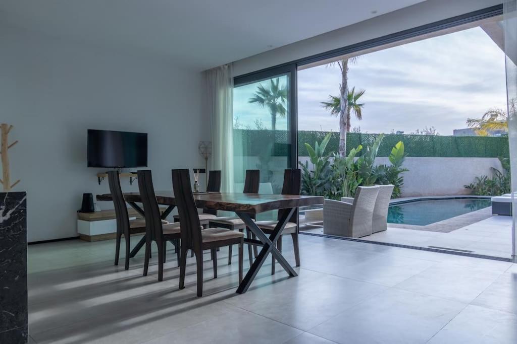 6 Suites Piscine Chauffee - Leyana *