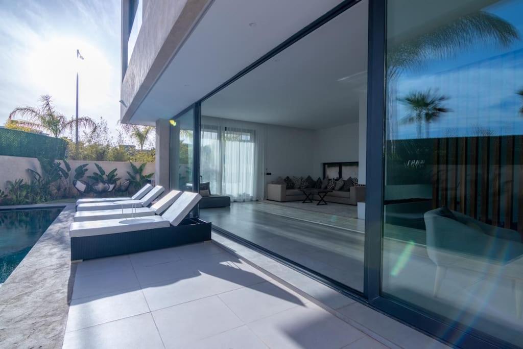 6 Suites Piscine Chauffee - Leyana *