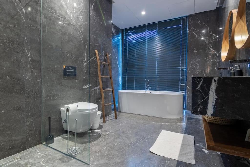 Villa 6 Suites Piscine Chauffee - Leyana *
