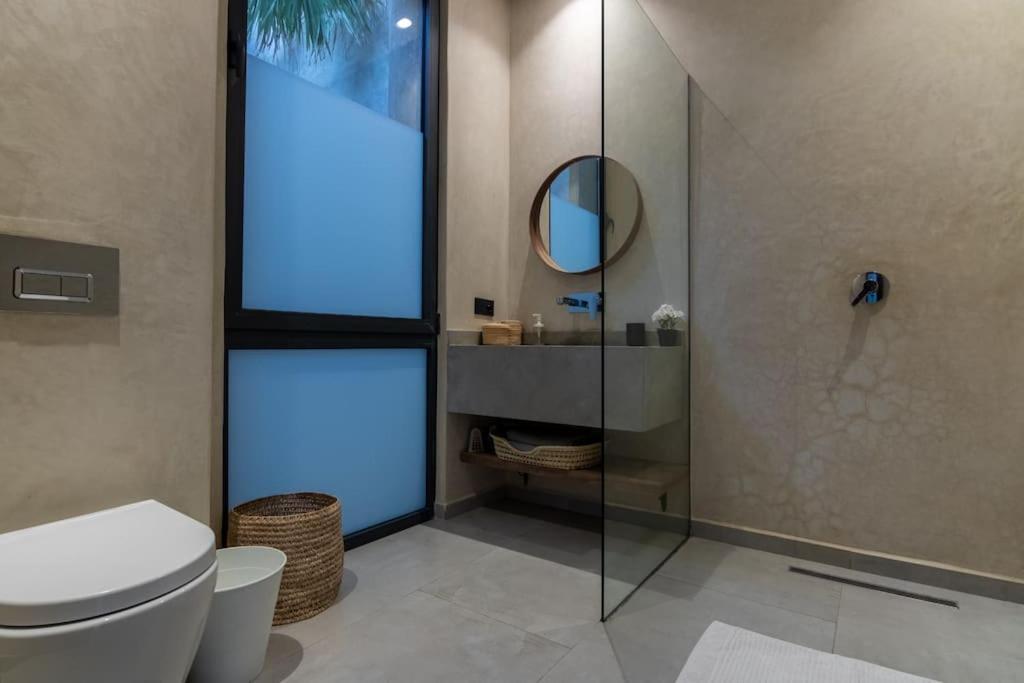 6 Suites Piscine Chauffee - Leyana *