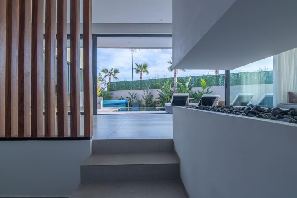 6 Suites Piscine Chauffee - Leyana Villa *
